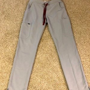Figs brand yola skinny scrub pant